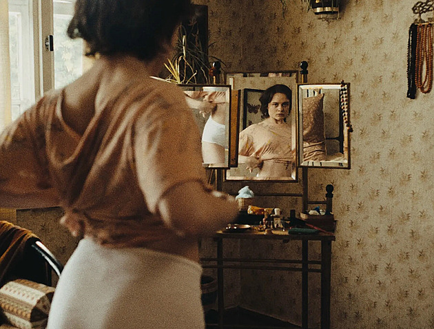 RECENZE: Z ženského údělu vykouzlil Pohled do slunce hypnotizující obrazy