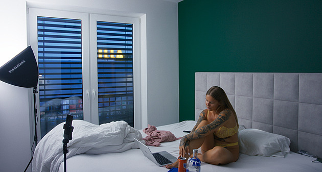 Intimita za časů AI. Jihlavský festival zahájí portréty trojice žen z OnlyFans