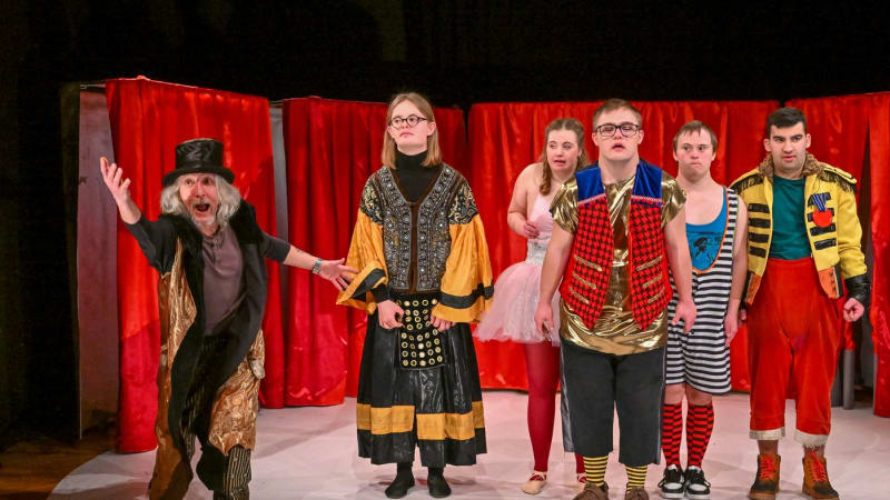 Brněnské Divadlo Aldente, kde hrají herci s Downovým syndromem, chystá nové kreativní centrum