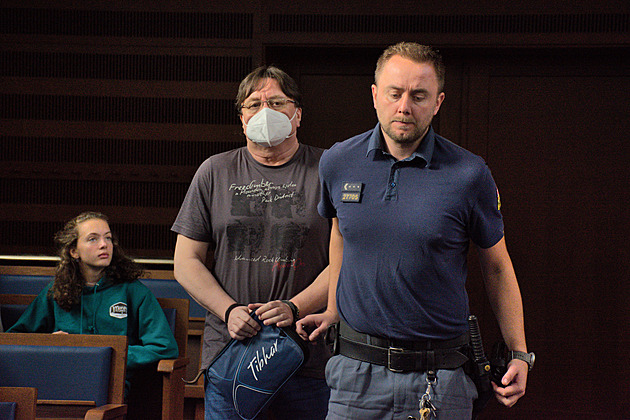 Před vraždou ji sledoval. Manžel na ženu najal detektiva a napíchl městské kamery