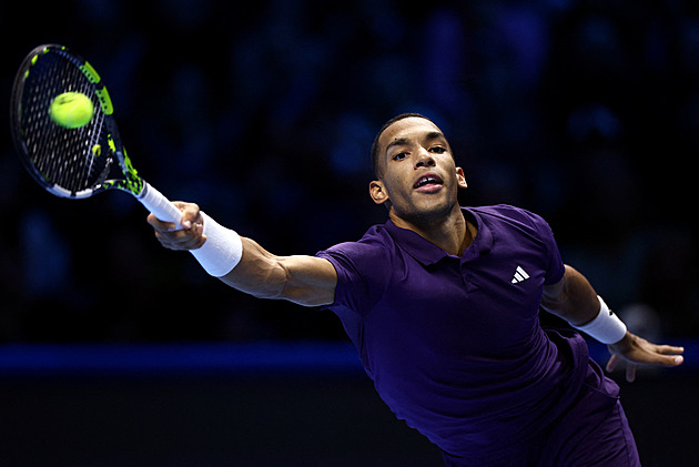 Auger-Aliassime drží naději na postup, na Turnaji mistrů porazil Sheltona