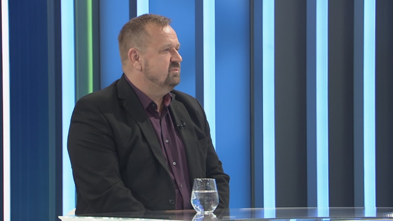 Fischer: Nová vláda si jen tvoří alibi. Není důvod, aby dosluhující kabinet rozpočet měnil