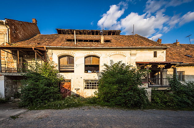 Chátrající pivovar nezmizí. Místo demolice jej Kyjov opraví, využití musí najít