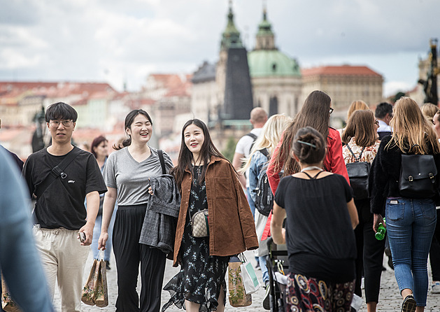 Dva světy jednoho trhu. Pražské hotely zdražují, restaurace svírá tlak nákladů