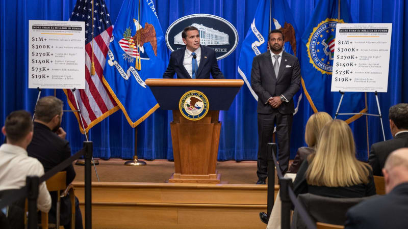 Popravčí čety v Trumpových USA? Ministr chce federální trest smrti, zločinci by se měli střílet