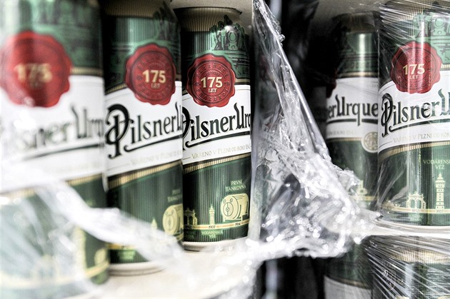 Billa rozdává sklenice na pivo zdarma pro všechny zákazníky