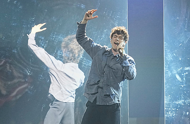 Daniel Žižka postoupil do finále Eurovize, uspěl s emotivní baladou Crossroads