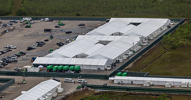 Florida zavře Aligátoří Alcatraz. Podmínky pro migranty byly nelidské, tvrdí aktivisté