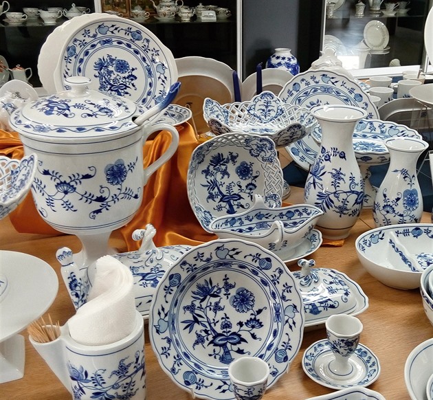 Český porcelán Dubí v ohrožení. Výrobci proslulého cibuláku hrozí likvidace
