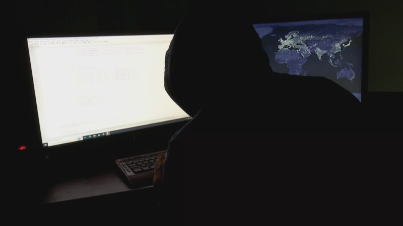 KOMENTÁŘ Ondřeje Krutílka: Meta nebo Google těží z podvodů. Řešení přitom není složité