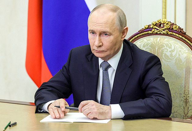Za kritiku režimu přijdou o majetek. Putin podepsal zákon, který trestá emigranty