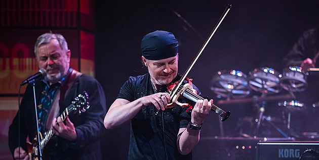 Po Marii Rottrové ruší své víkendové koncerty i houslista Pavel Šporcl