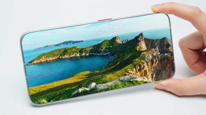 Nula milimetrů! Tecno to dokázalo a ukázalo telefon s bezrámečkovým displejem