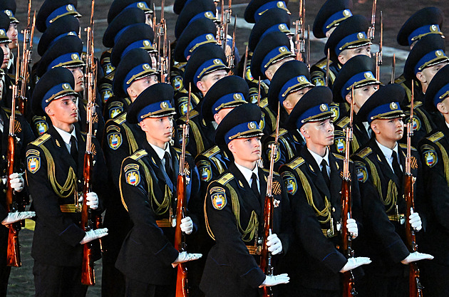 Rusko zrušilo prestižní vojenský festival v Moskvě. Ukrajinské útoky na metropoli sílí
