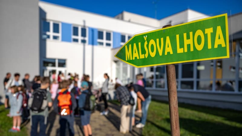 Konec dvouletého martyria v Malšově Lhotě: Děti konečně nastoupily do nové školy