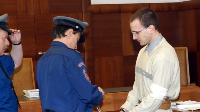 Sériový vrah Hejna chtěl po 22 letech na svobodu. Soudce mu nevyhověl a vysvětlil důvody