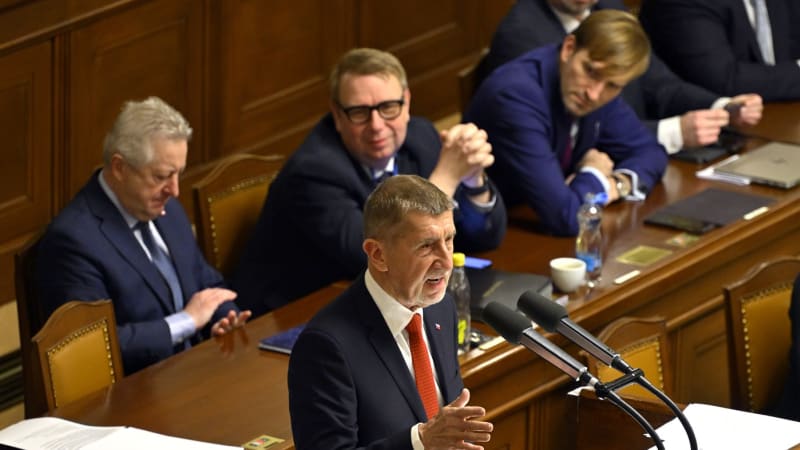 Opozice se pokusí svrhnout Babišovu vládu. Premiér se těší a chystá vystoupení