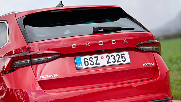 Od pantáty nevedou dráty. Škoda Octavia dostala plnohodnotný hybrid