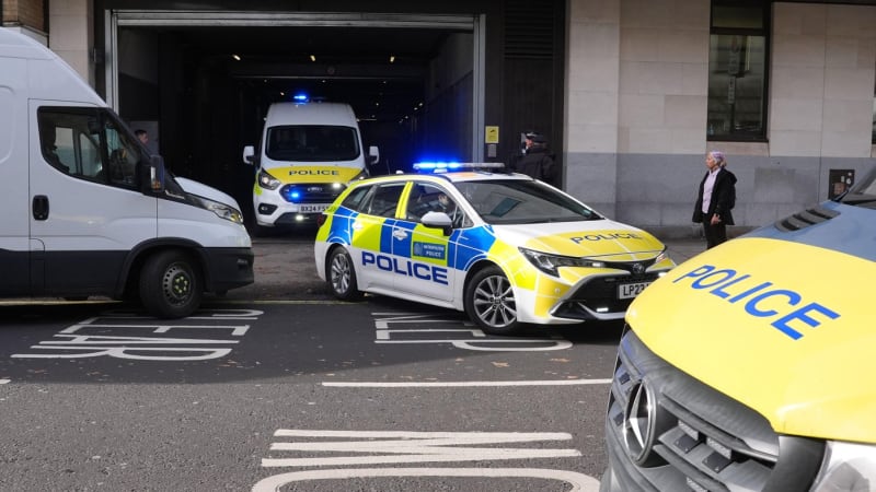 Migrant v Británii bezdůvodně ubodal muže, zranil i 14letého chlapce. Do vězení ale nepůjde
