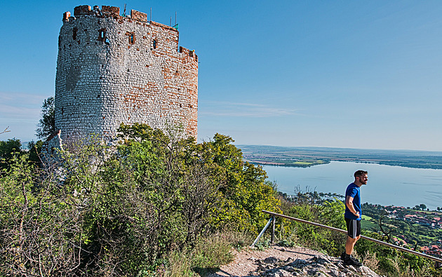 Kabinet osekal peníze na propagaci Česka. Podnikatelé se bojí úbytku turistů