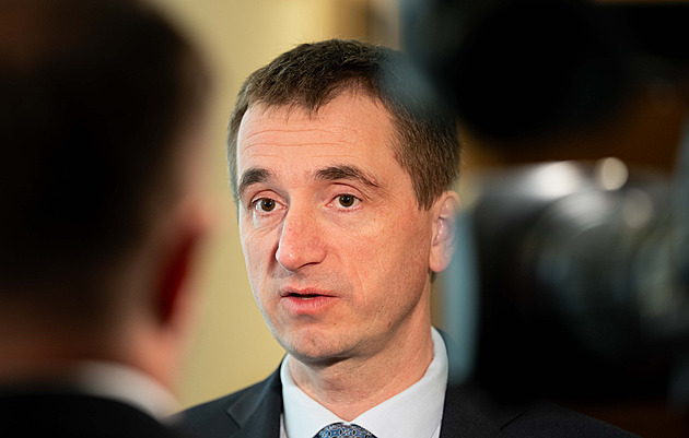Vlček věří v úspěch u senátních voleb. Čekají nás tvrdé duely s ANO, upozornil