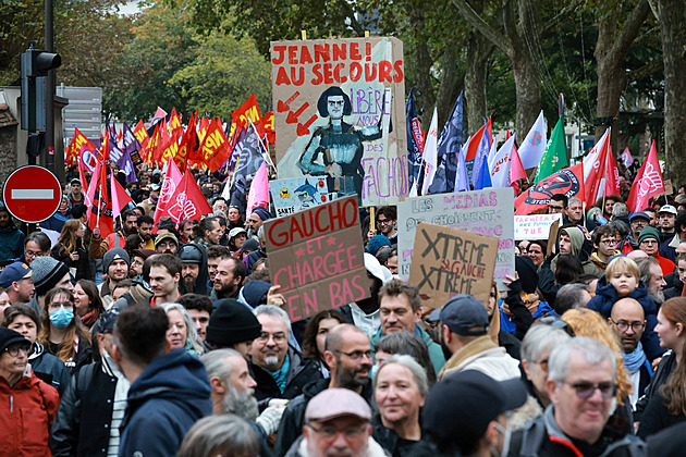 Francie je opět ve varu masových protestů. Policie udeřila v Lyonu, lidi rozehnala