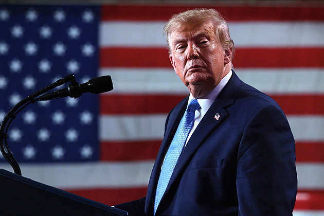 Trumpovi před volbami škodí drahá nafta i benzin. Rychlé zlevnění však nehrozí
